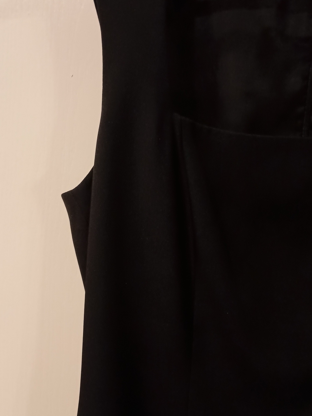 Classic Black Sleeveless Sheath Dress - Picture 3 of 8